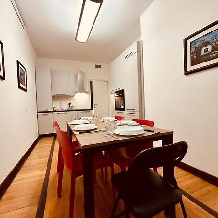 Kibilu - Via Medaglie D'Oro Centro Citta Con Parcheggio Lägenhet Varese Exteriör bild