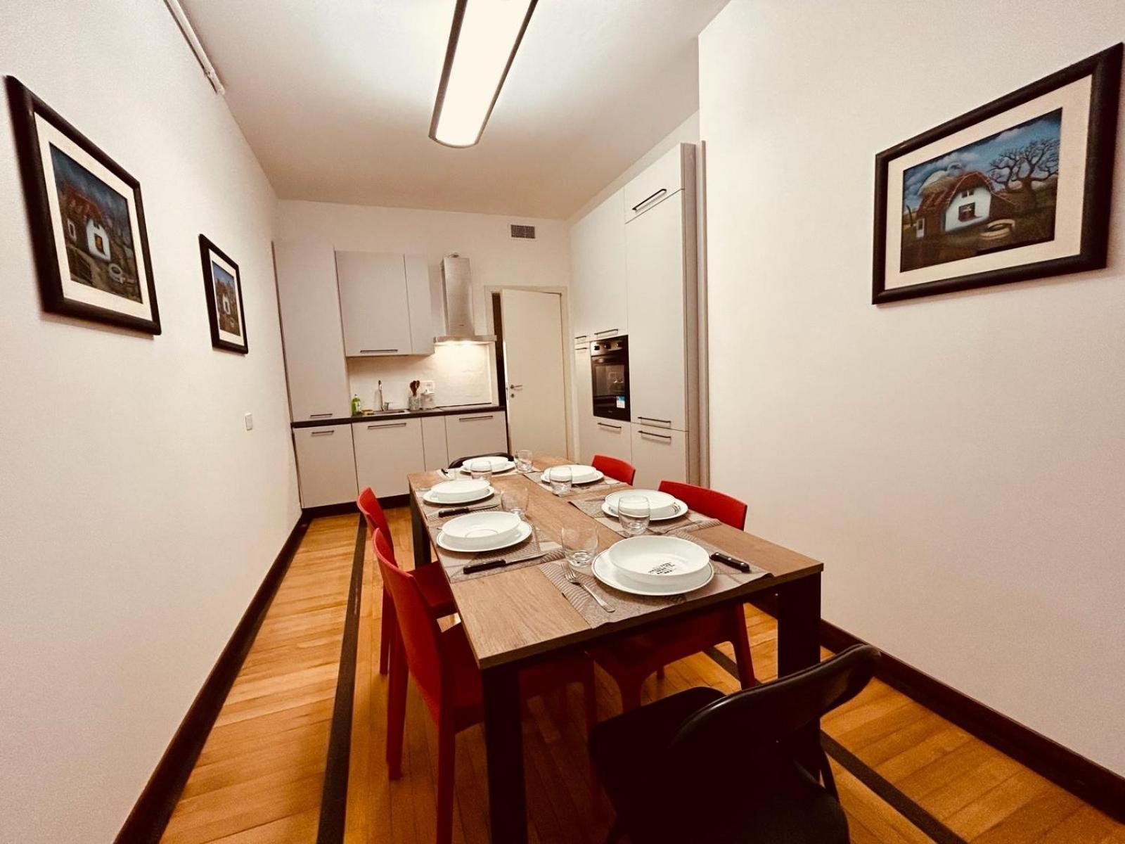 Kibilu - Via Medaglie D'Oro Centro Citta Con Parcheggio Lägenhet Varese Exteriör bild