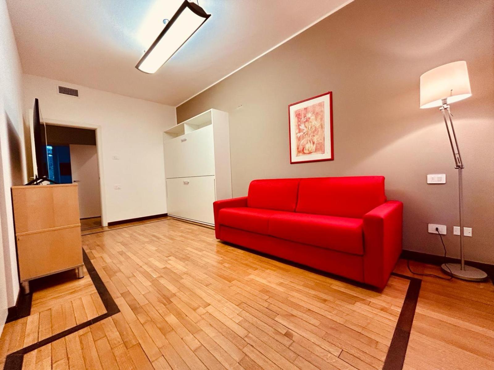 Kibilu - Via Medaglie D'Oro Centro Citta Con Parcheggio Lägenhet Varese Exteriör bild