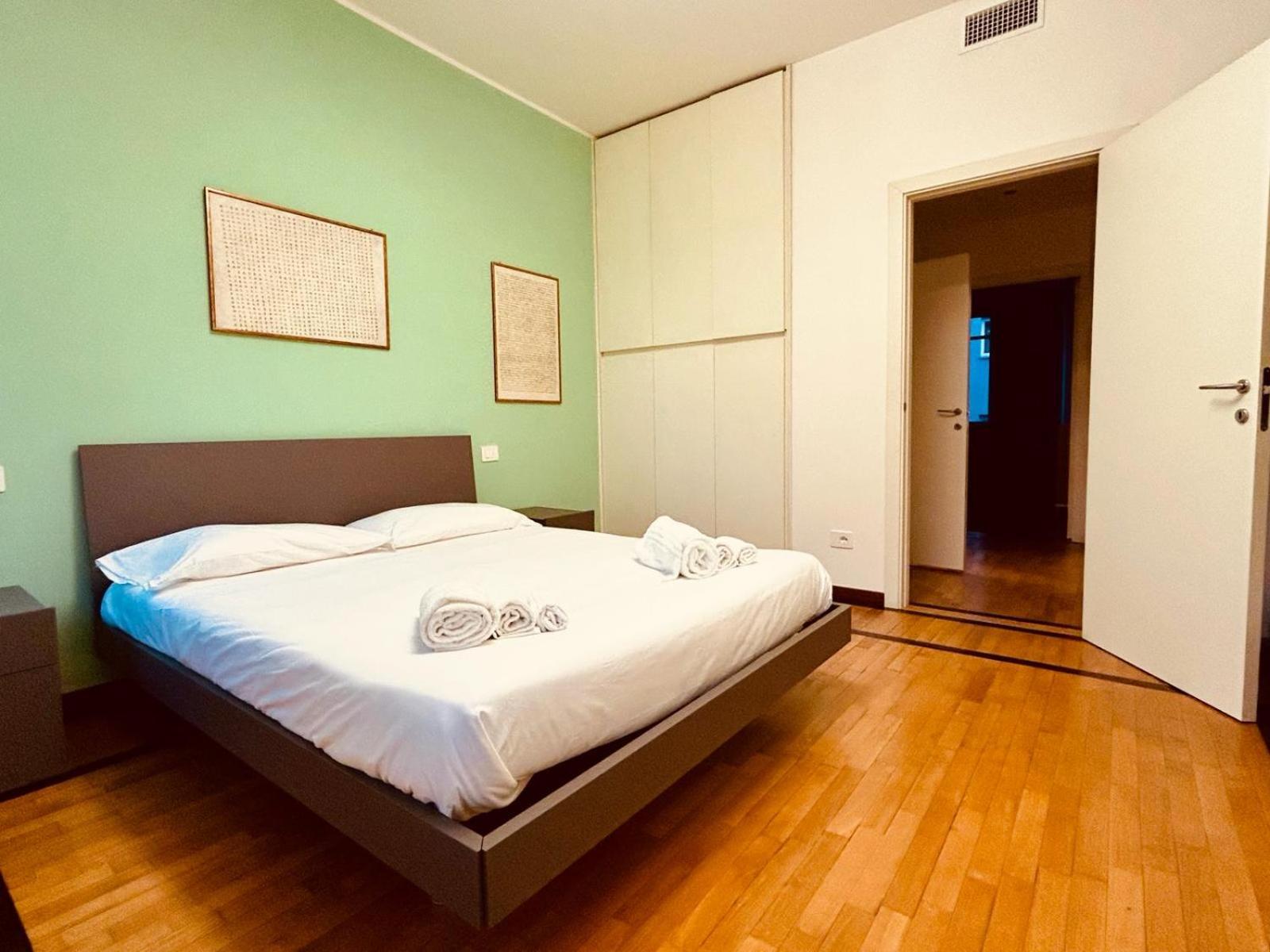 Kibilu - Via Medaglie D'Oro Centro Citta Con Parcheggio Lägenhet Varese Exteriör bild