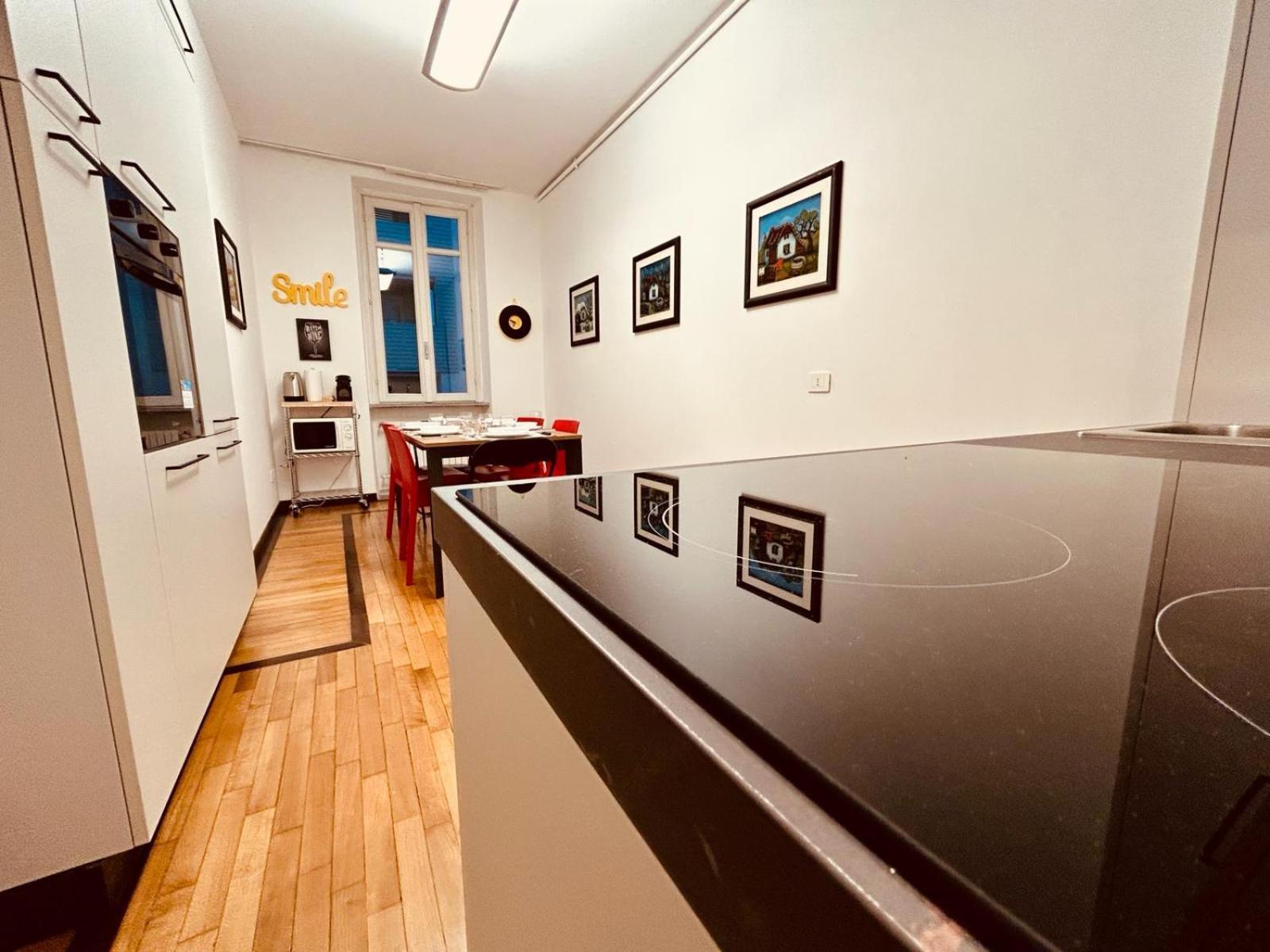 Kibilu - Via Medaglie D'Oro Centro Citta Con Parcheggio Lägenhet Varese Exteriör bild