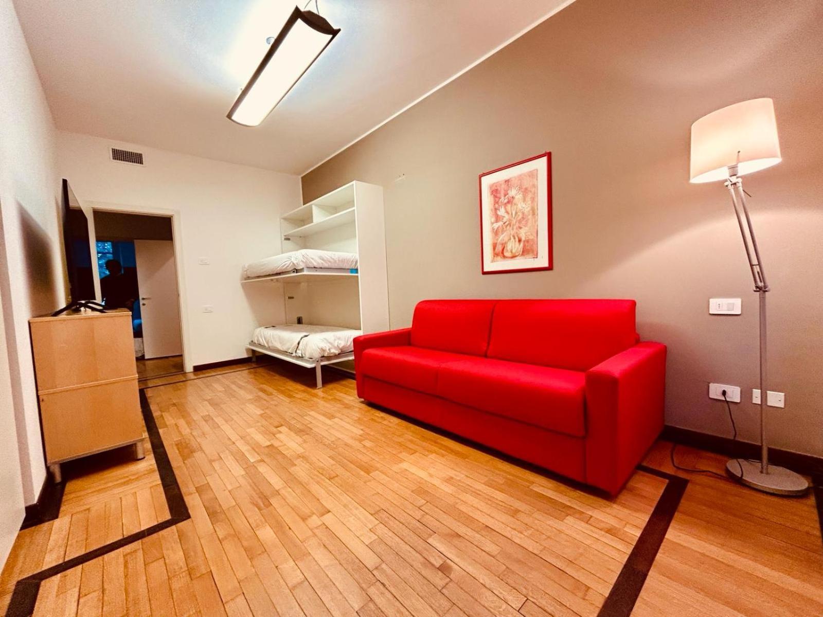 Kibilu - Via Medaglie D'Oro Centro Citta Con Parcheggio Lägenhet Varese Exteriör bild